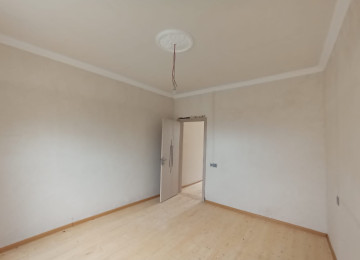 Binə qəsəbəsi ülvi şadlıq sarayının yaxınlığında 84 saylı