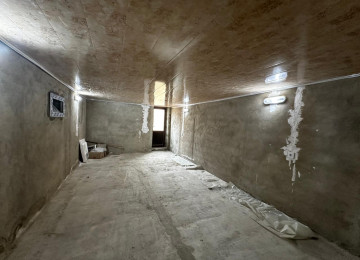 ÖZUNE TİKİLMİŞ KEYFİYYETLİ EV SATİLİR. MAKLER EVİ DEYİL!