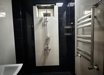 ÖZUNE TİKİLMİŞ KEYFİYYETLİ EV SATİLİR. MAKLER EVİ DEYİL!