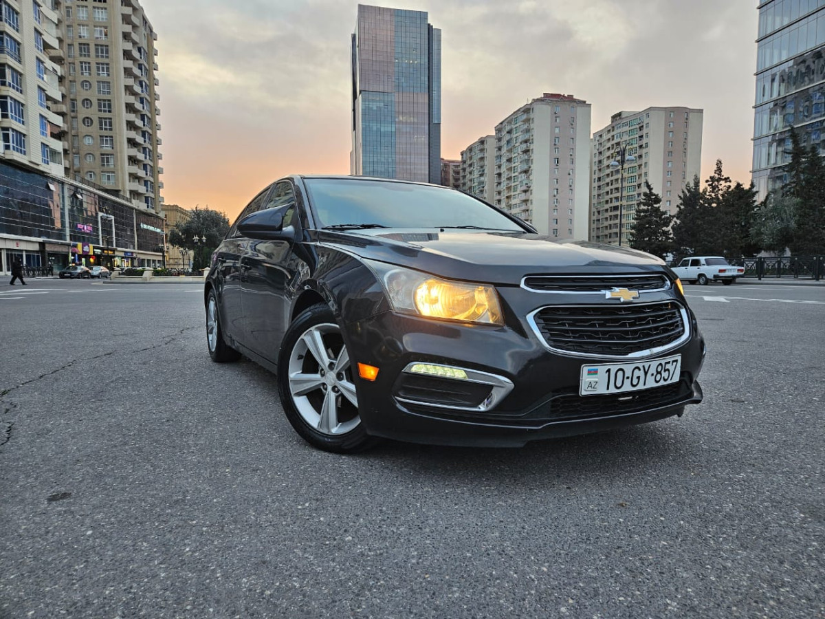 chevrolet cruze masin satilir ORIGINAL PROBEQ !!! Karobka,mator,peredok ela