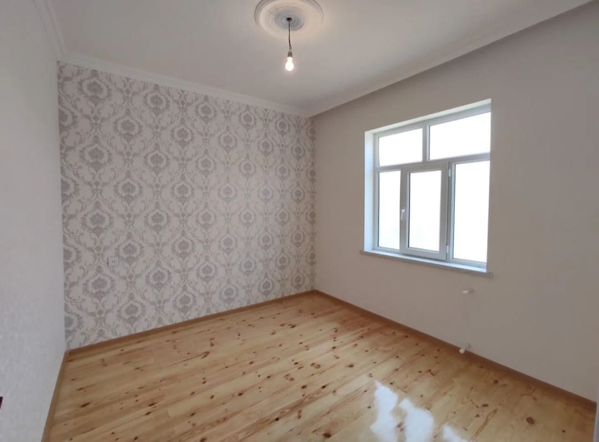heyet evi Abseron Rayon Saray qesebesinde yola yaxın 2 sotun