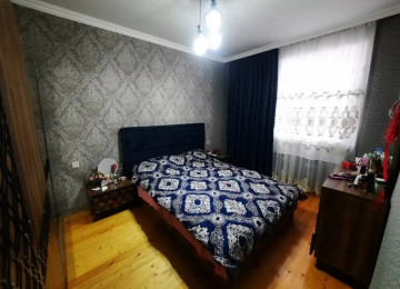 Binəqədidə 133 nömrəli marşrutun yolunda 3 otaqlı şəxsi