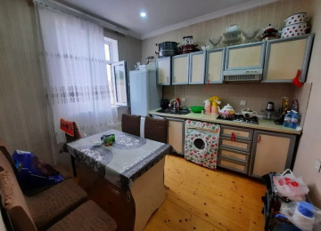 Binəqədidə 133 nömrəli marşrutun yolunda 3 otaqlı şəxsi