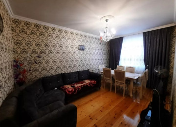 Binəqədidə 133 nömrəli marşrutun yolunda 3 otaqlı şəxsi