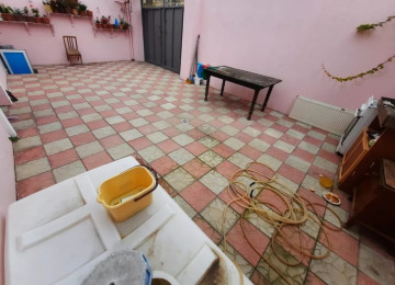 Binəqədidə 133 nömrəli marşrutun yolunda 3 otaqlı şəxsi