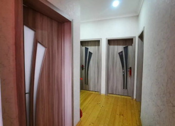 Binəqədidə 133 nömrəli marşrutun yolunda 3 otaqlı şəxsi