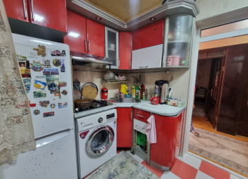 Zabrat qes.Əsas yola yaxin 1,8 sotda 72 kvm sahesi olan 3