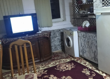 Zabrat qes.ZƏKA kursuna yaxin 0.4 sotda 40kvm sahesi olan 1