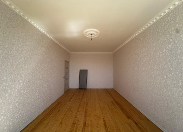 Mastaga qes.Natarial kontorunun arxasinda 3 sotda 120kvm.4