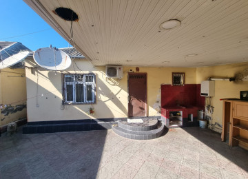 Zabrat qes.Əsas yola yaxin 1,8 sotda 72 kvm sahesi olan 3