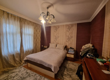 Zabrat qes.Əsas yola yaxin 1,8 sotda 72 kvm sahesi olan 3