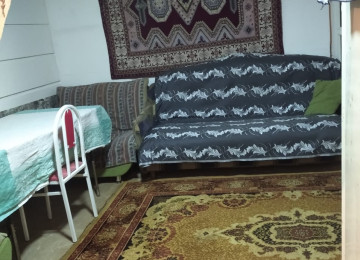 Zabrat qes.ZƏKA kursuna yaxin 0.4 sotda 40kvm sahesi olan 1