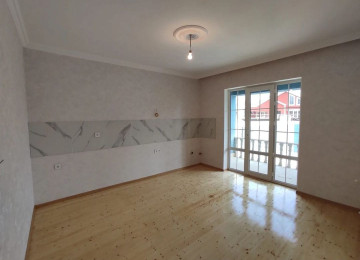 Abseron Rayon Saray qesebesinde yola yaxın 2 sotun