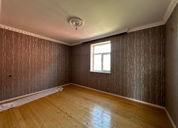 Mastaga qes.Natarial kontorunun arxasinda 3 sotda 120kvm.4