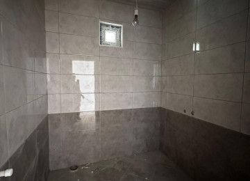 Mastaga qes.Natarial kontorunun arxasinda 3 sotda 120kvm.4