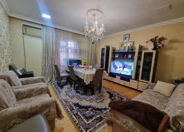 Zabrat qes.Əsas yola yaxin 1,8 sotda 72 kvm sahesi olan 3