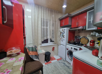 Zabrat qes.Əsas yola yaxin 1,8 sotda 72 kvm sahesi olan 3