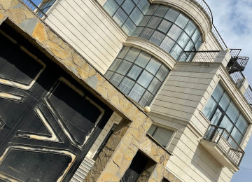 Mehdiabad qəsəbəsində 7 sot torpaqda 3 mərtəbəli hər