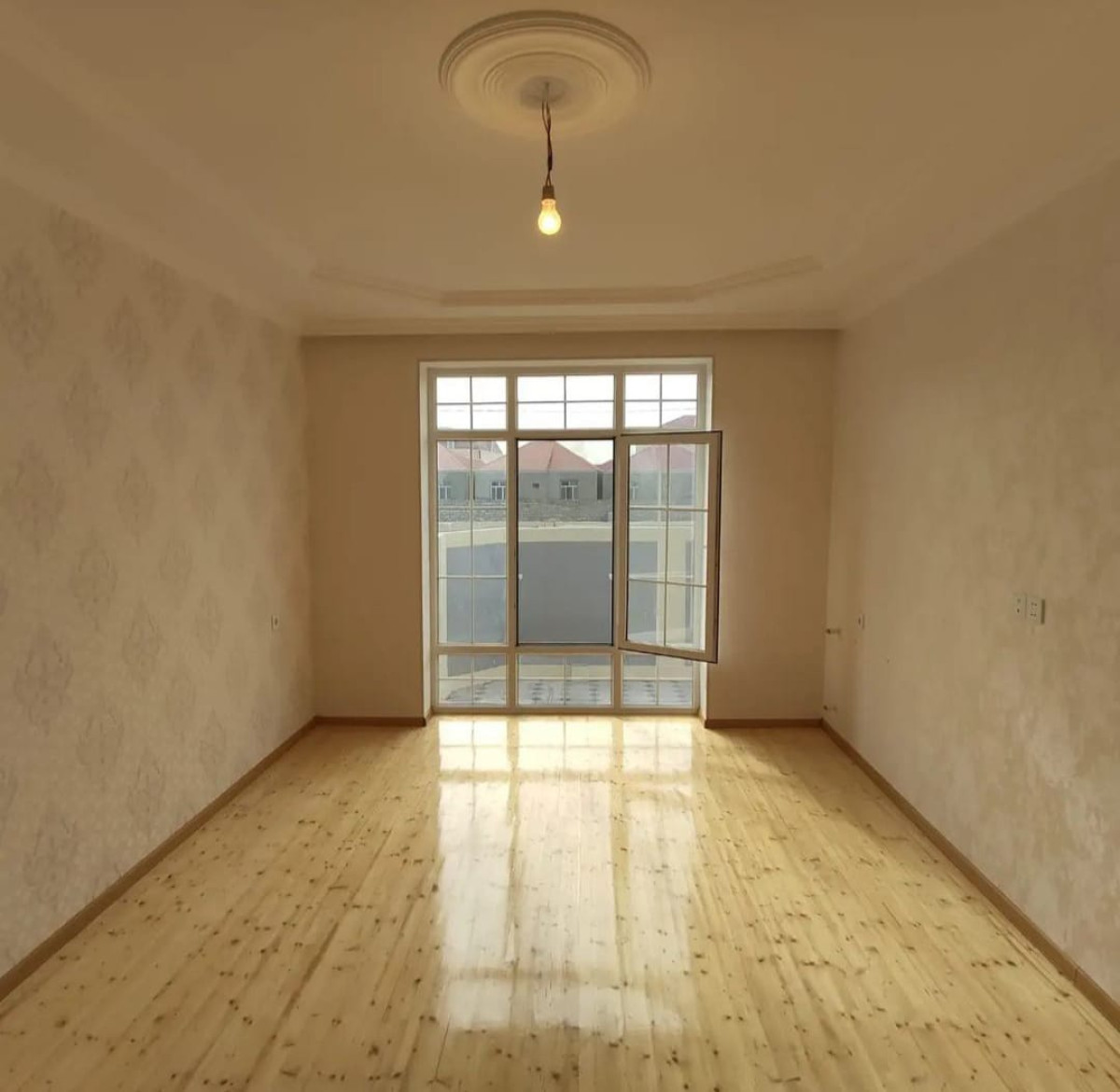 heyet evi Abşeron ceyranbatanda TECİLİ iki mertebe altı grajlı olan