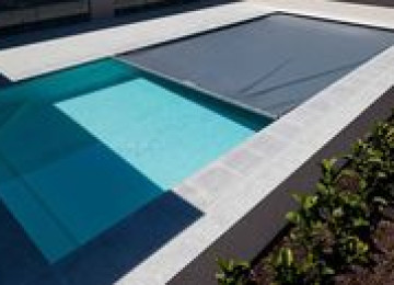 su kecirmeyen hovuz örtüyünün quraşdırılması hovuzu təmiz