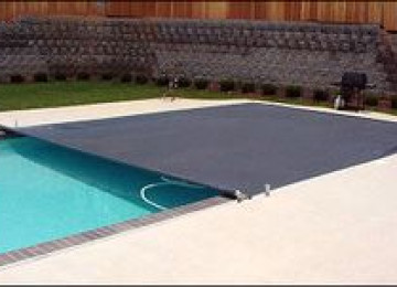 su kecirmeyen hovuz örtüyünün quraşdırılması hovuzu təmiz