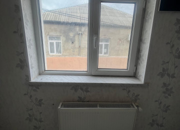 Xırdalan şəhərinin mərkəzi ərazisində,çox əlverişli