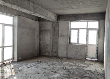 2 mənzil satílír Abşeron Gənclər şəhərciyində 6 mərtəbəli