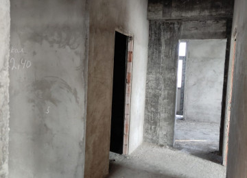 2 mənzil satílír Abşeron Gənclər şəhərciyində 6 mərtəbəli