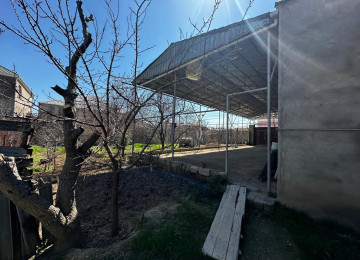 Ramani sovxozda 13 sotda 150 kvm.4 otaqli +əlavə 1