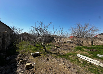 Ramani sovxozda 13 sotda 150 kvm.4 otaqli +əlavə 1