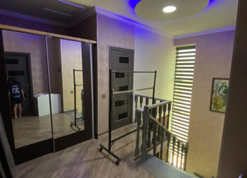 Masazırda,1.8sotda şəxsi tikilmiş,180 m2 sahəyə malik gözəl