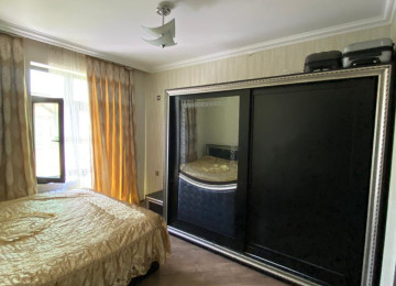 Masazırda,1.8sotda şəxsi tikilmiş,180 m2 sahəyə malik gözəl