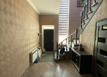 Masazırda,1.8sotda şəxsi tikilmiş,180 m2 sahəyə malik gözəl