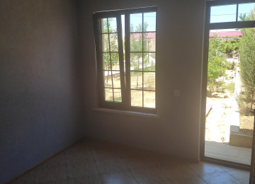 Saray baglarinda 6 sotun içində yeni tikilib təmir olunmuş