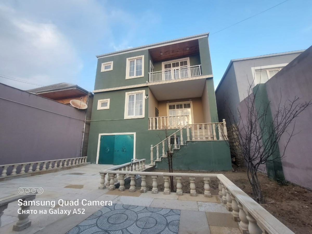 Hovsan qesebesinde 2 Mertebeli Ev satilir Sənəd kupça Qiymət 150000 azn Əlaqə Hövsan qəsəbəsi Qərib