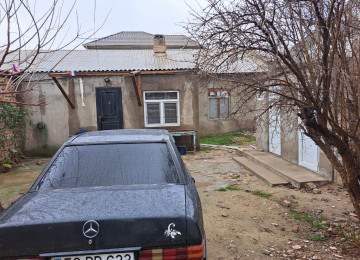 TECILI SATILIR! Zabrat qesebesi demir yoluna yaxin 1,5