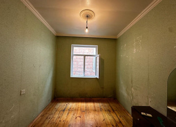 Mehemmedli qed.esas yoldan 300 metr arali 2 sotda 100 kvm.3