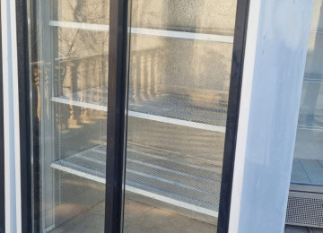 Su vitrini 1100 azn satılır. Tam işləkdir. Ünvan Binəqədi.