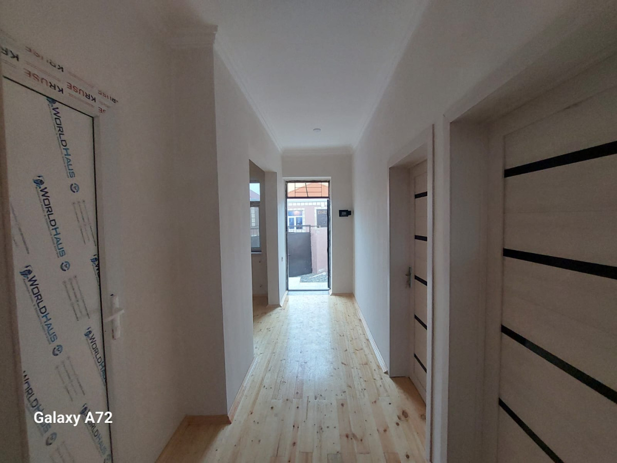 Ev Xezer Rayonu Bine Qesebesi Ulvu Ticaret Metkezne 218