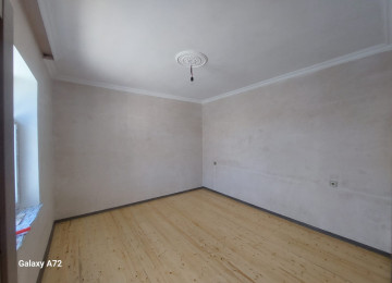 Xezer Rayonu Bine Qesebesi Saga Geden Yolun Usdunde Yoldan