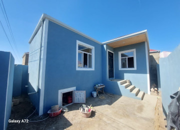 Xezer Rayonu Bine Qesebesi Saga Geden Yolun Usdunde Yoldan