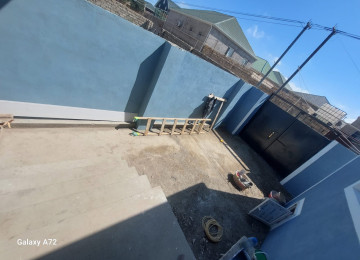 Xezer Rayonu Bine Qesebesi Saga Geden Yolun Usdunde Yoldan