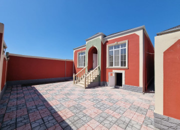 Savalan qes.Marsruta cox yaxin 2,5 sotda 120 kvm.4