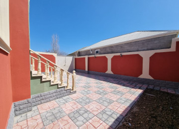 Savalan qes.Marsruta cox yaxin 2,5 sotda 120 kvm.4