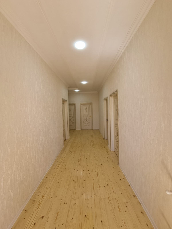 HEYET EVI ACİQ EYVANLİ EV SATİLİR. Savalan qes.Marsruta,yola,mektebe