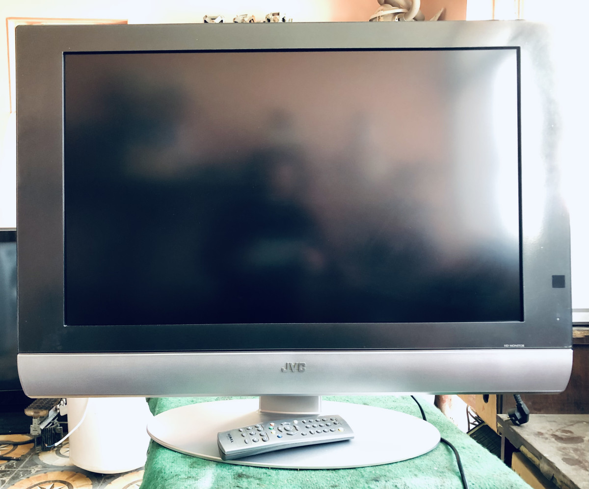 82 Ekran Ucuz JVC Televizor Kire ev üçün 82 ekran Yaponiya istehsalı HD JVC Televizordur.Ekranında