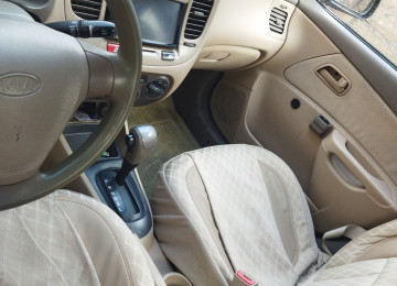 Maşın əla vəziyyətdədir. Təcili pul lazım olduğu üçün