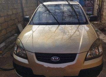 Maşın əla vəziyyətdədir. Təcili pul lazım olduğu üçün