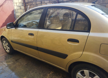 Maşın əla vəziyyətdədir. Təcili pul lazım olduğu üçün