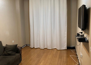 Menzil MELISA PARK da yerlesir. 20 yanvar metrosunun yani.